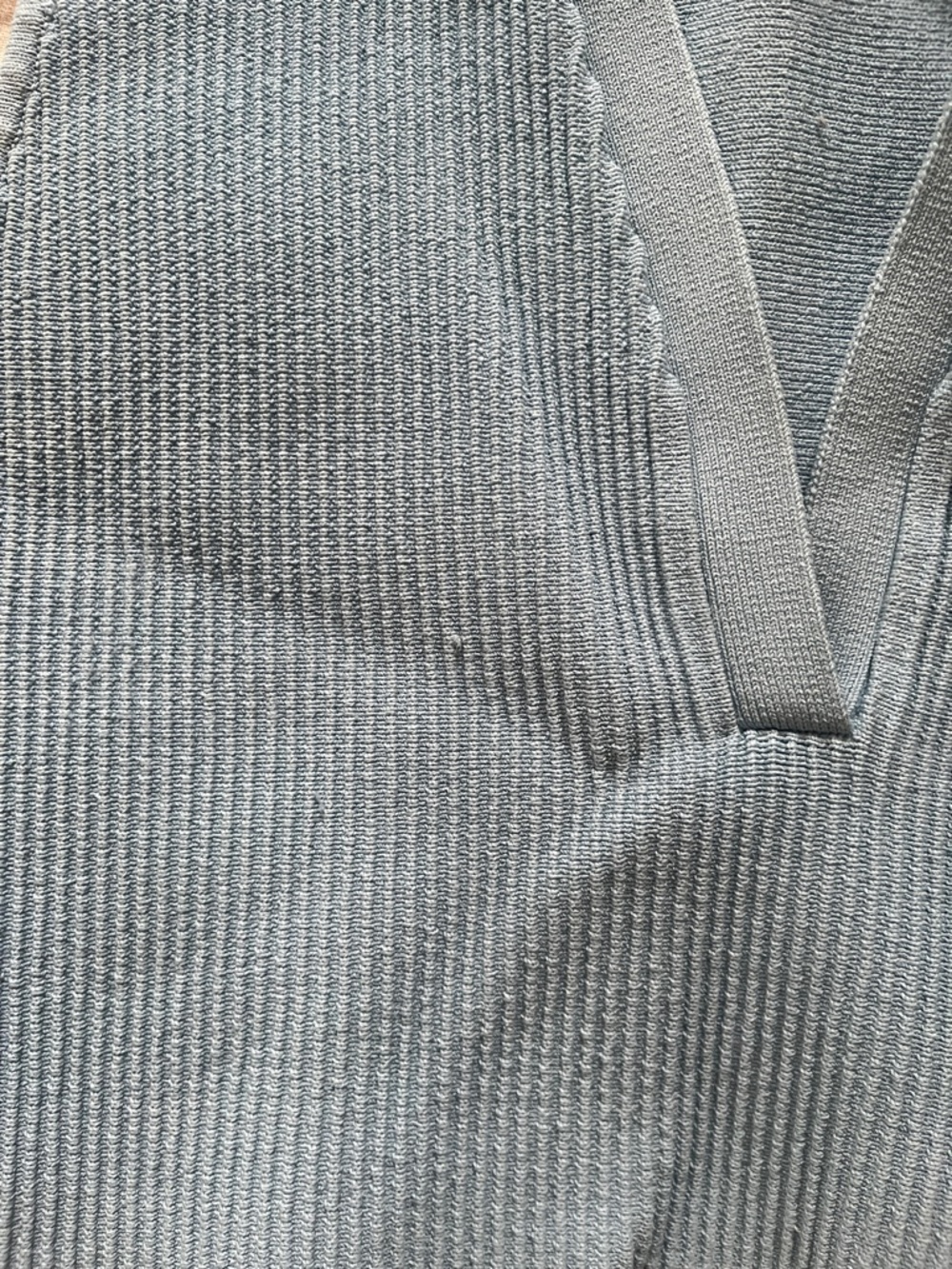 Babaton Light Blue Ribbed V-Neck Collared Tank Top - Picture 4 of 6